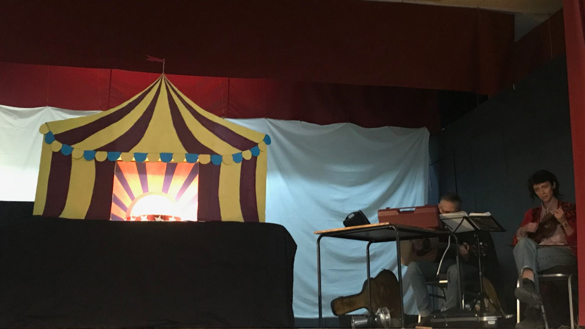 Corrugated-Spectacles-Show5